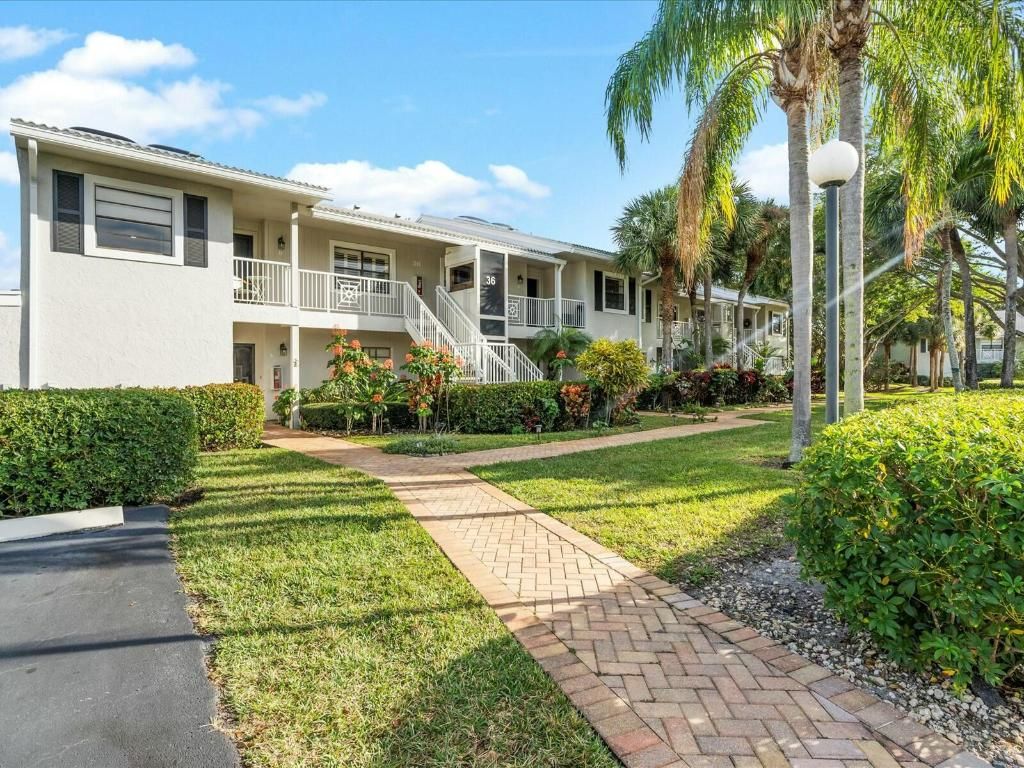Photo of 36 Eastgate Drive #H, Boynton Beach, FL 33436 (MLS # R11151992)