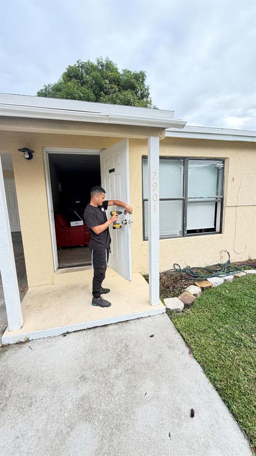 Beautiful too too right Lyons Road in Fort Lauderdale, large piece of property perfect for store trucks and equipment