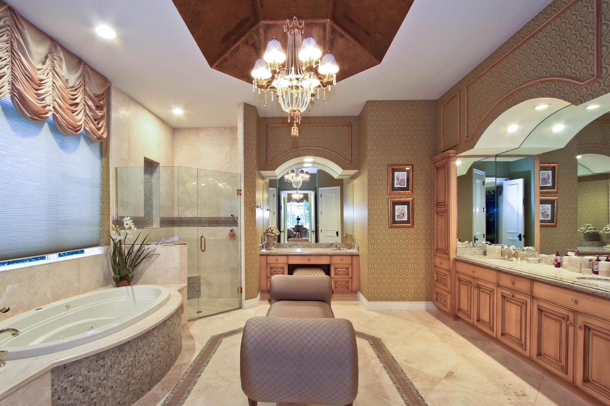 HARBOUR ISLES - Residential