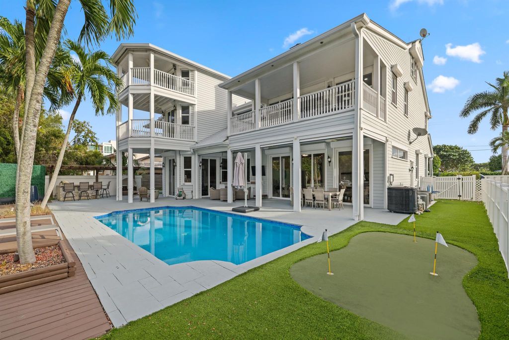 Photo of 1065 Del Haven Drive, Delray Beach, FL 33483 (MLS # R11036612)