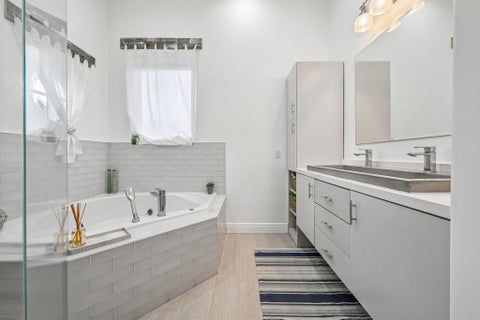 Tiny photo for 4911 NE 25TH Avenue, Lighthouse Point, FL 33064 (MLS # B26055012)