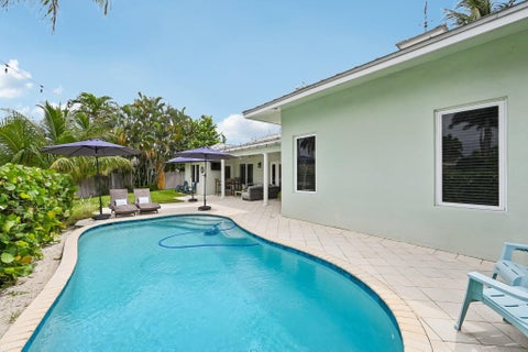 Tiny photo for 4911 NE 25TH Avenue, Lighthouse Point, FL 33064 (MLS # B26055012)