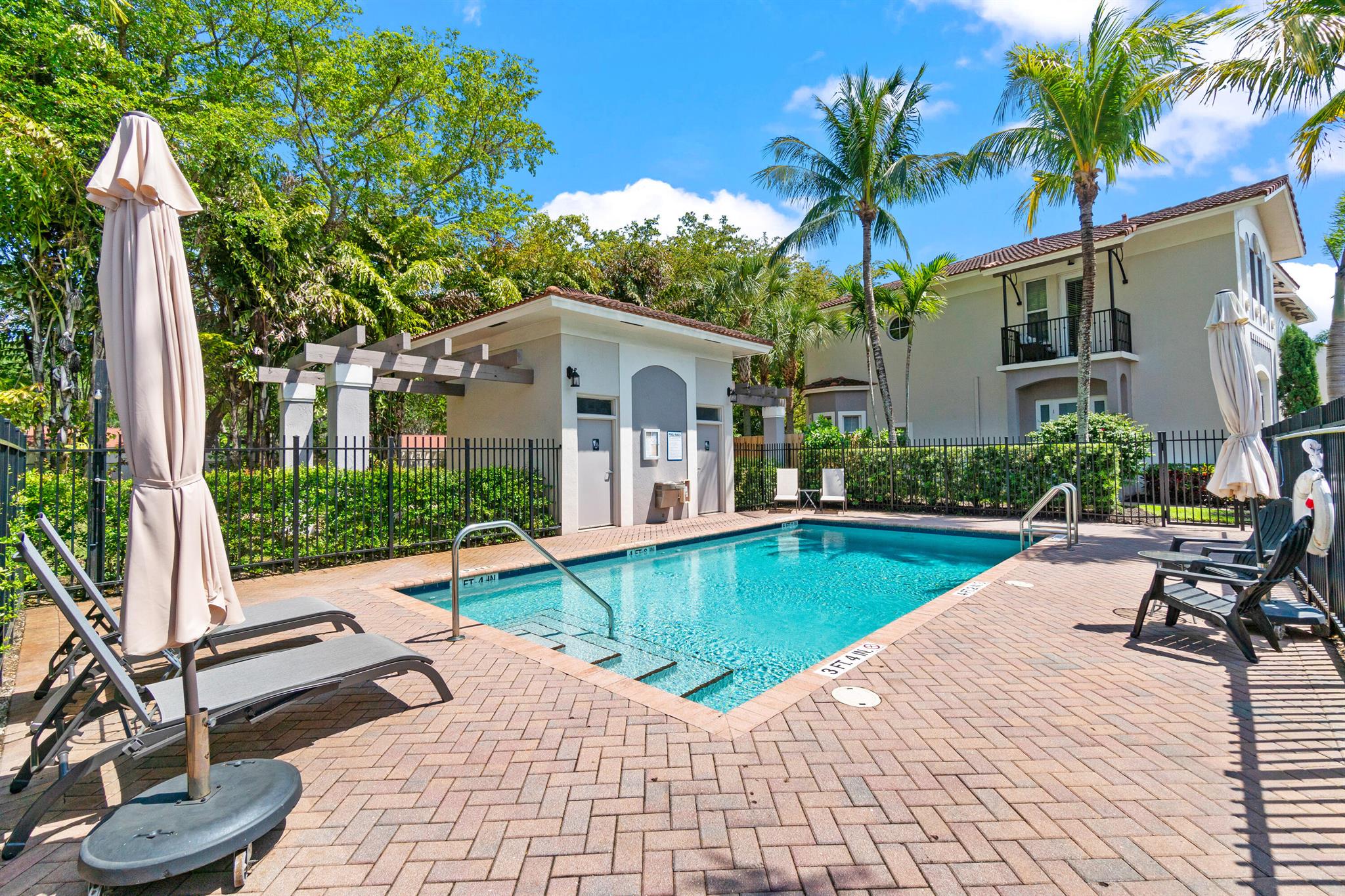 1825 Highland Grove Drive