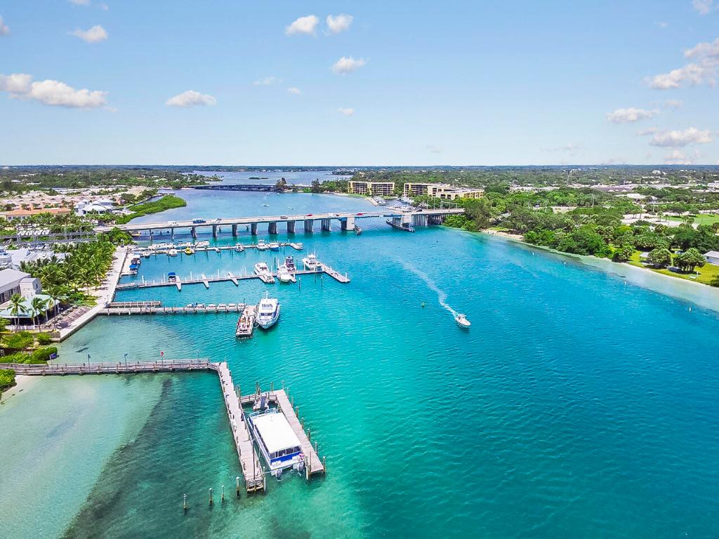 LAKE HARBOUR TOWERS CONDO - Residential