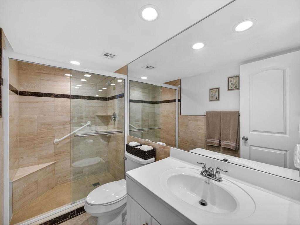 LAKE HARBOUR TOWERS CONDO - Residential