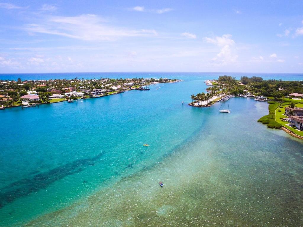 LAKE HARBOUR TOWERS CONDO - Residential