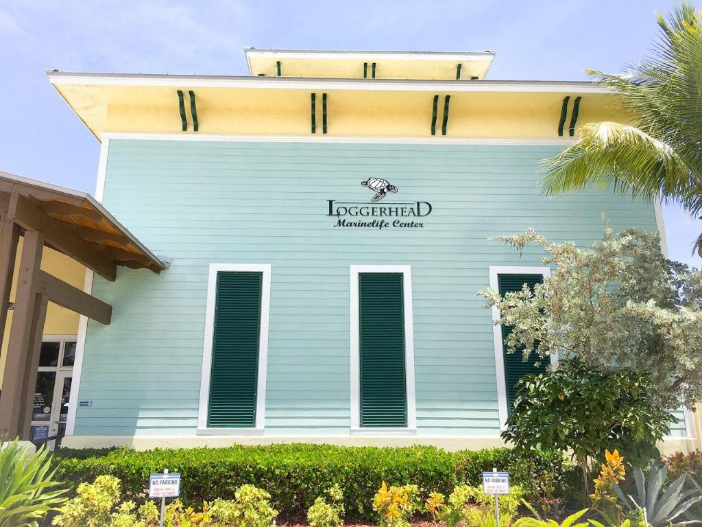 LAKE HARBOUR TOWERS CONDO - Residential