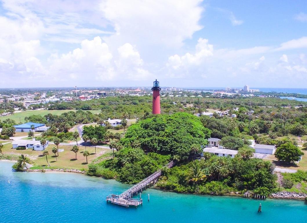 LAKE HARBOUR TOWERS CONDO - Residential