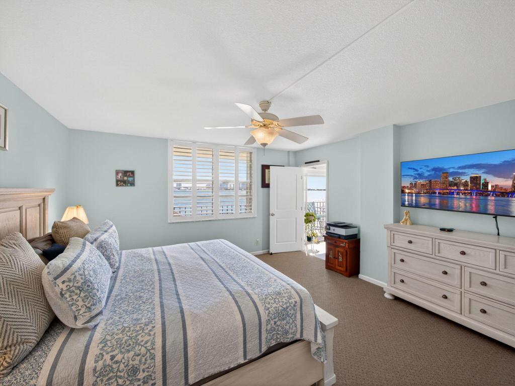 LAKE HARBOUR TOWERS CONDO - Residential