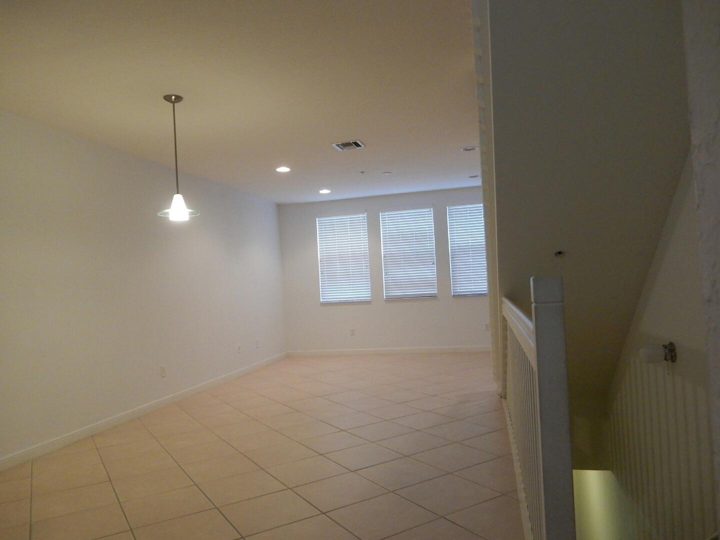 CITYSIDE CONDOMINIUM - Residential Lease