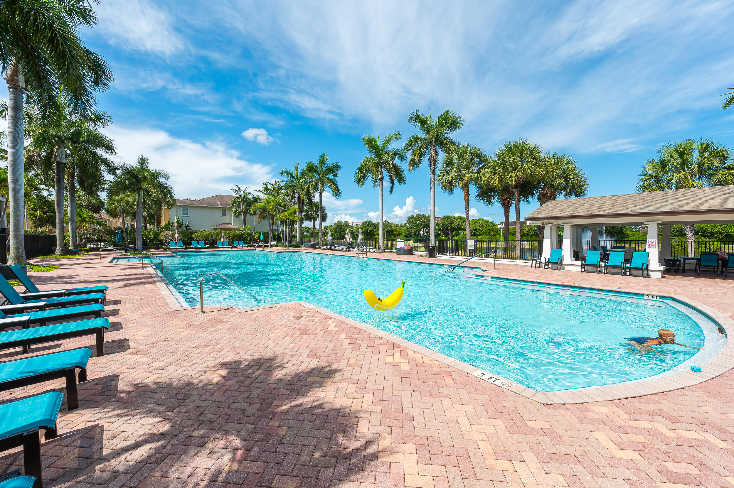 CITYSIDE CONDOMINIUM - Residential Lease
