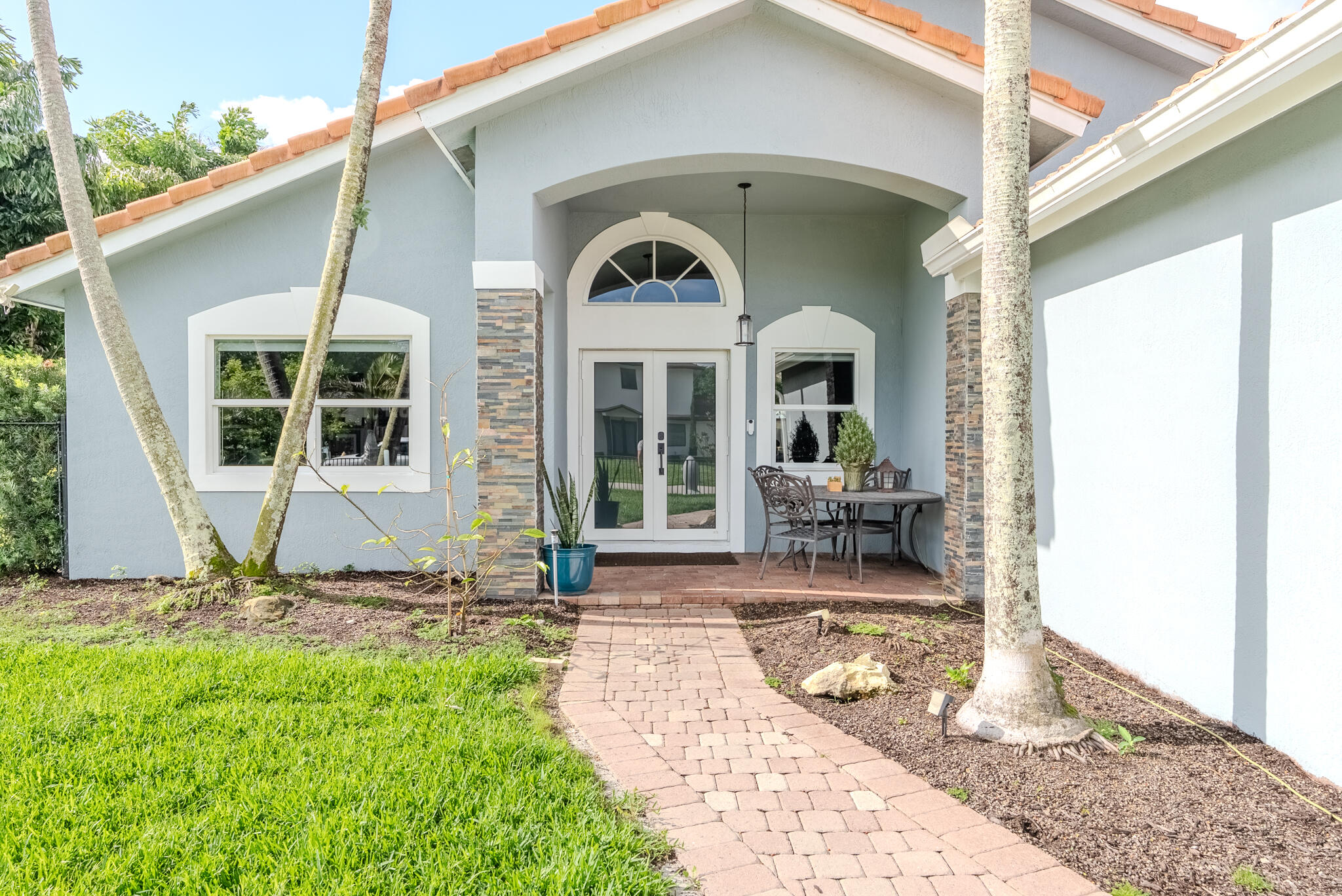 11420 NW 26th Street, Plantation, FL, 33323/$1,050,000 3 11420 NW 26th Street