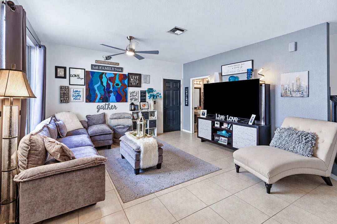 2478 SE PINELAND Drive