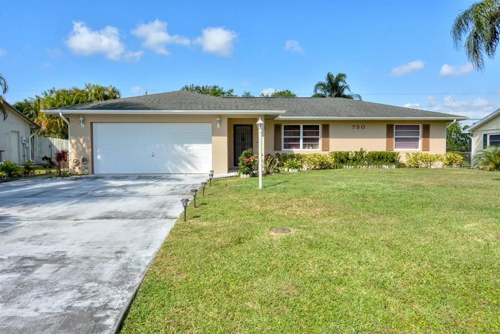 Photo of 750 SW Broadview Street, Port Saint Lucie, FL 34983 (MLS # R10702606)
