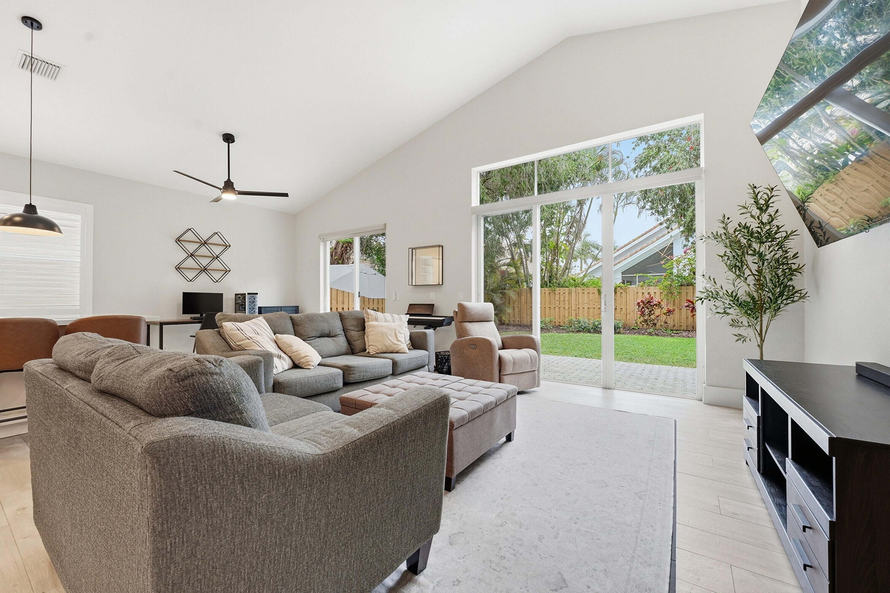 VILLAS OF IRONHORSE - Residential