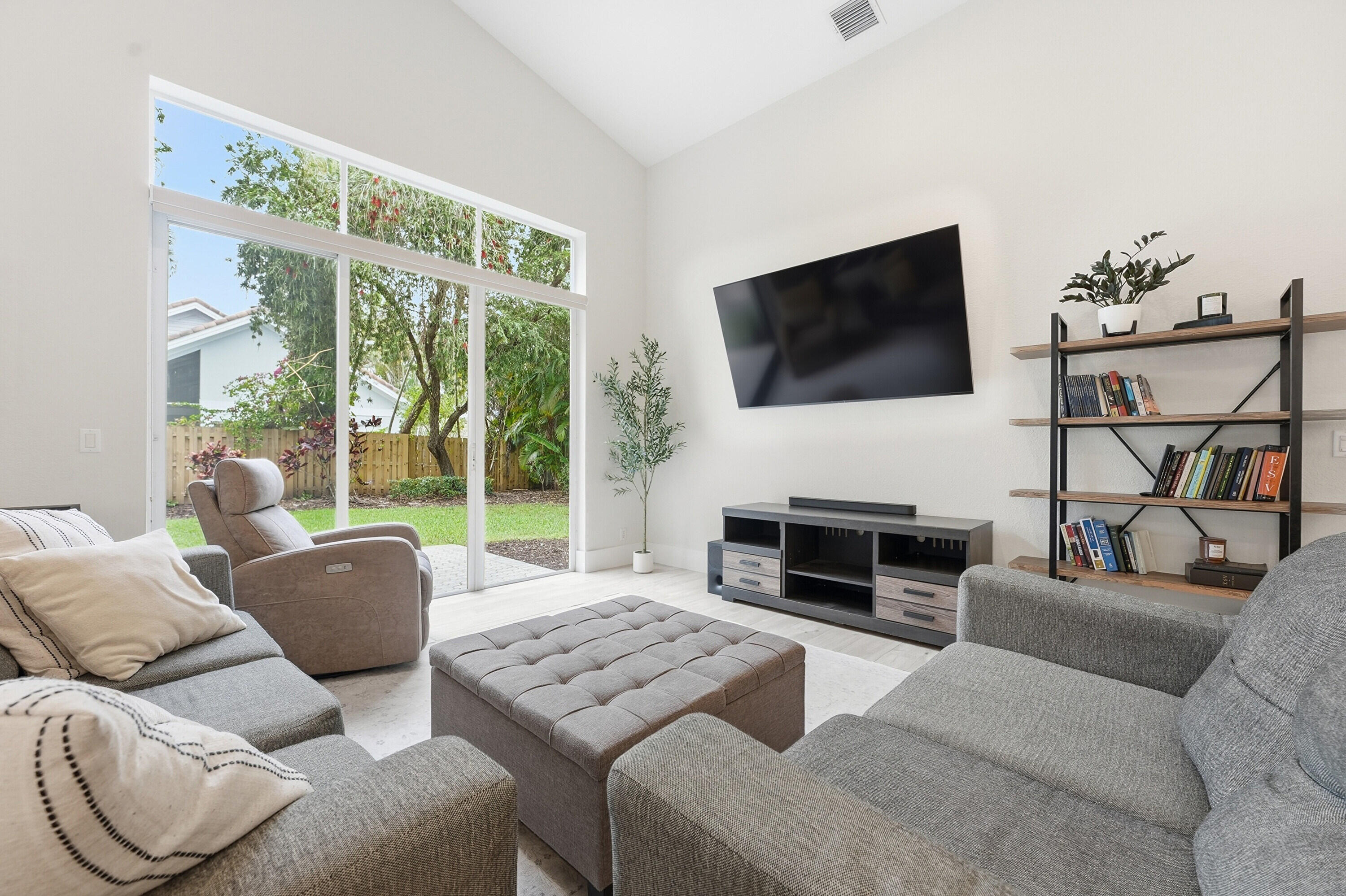 VILLAS OF IRONHORSE - Residential