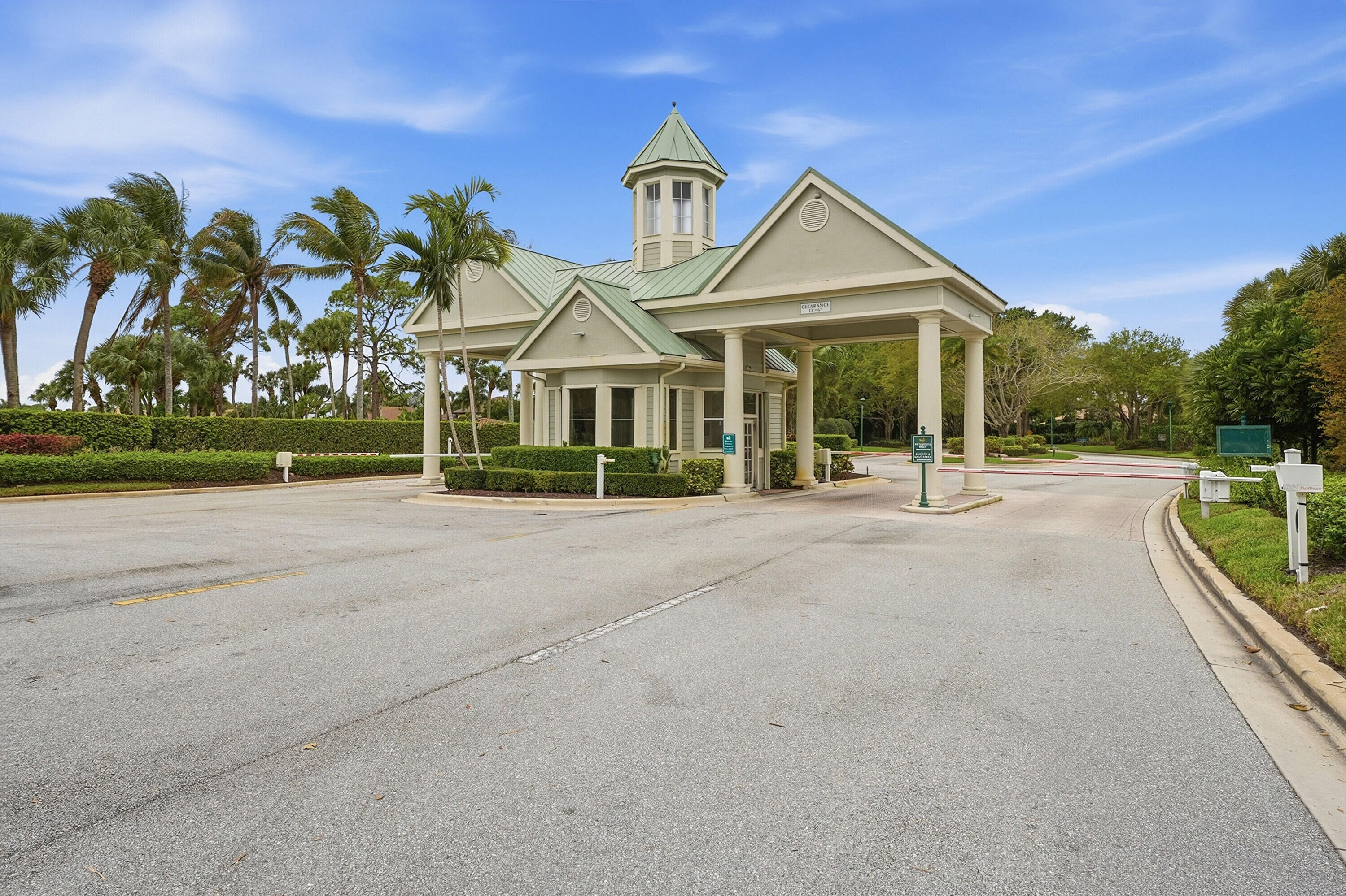 VILLAS OF IRONHORSE - Residential