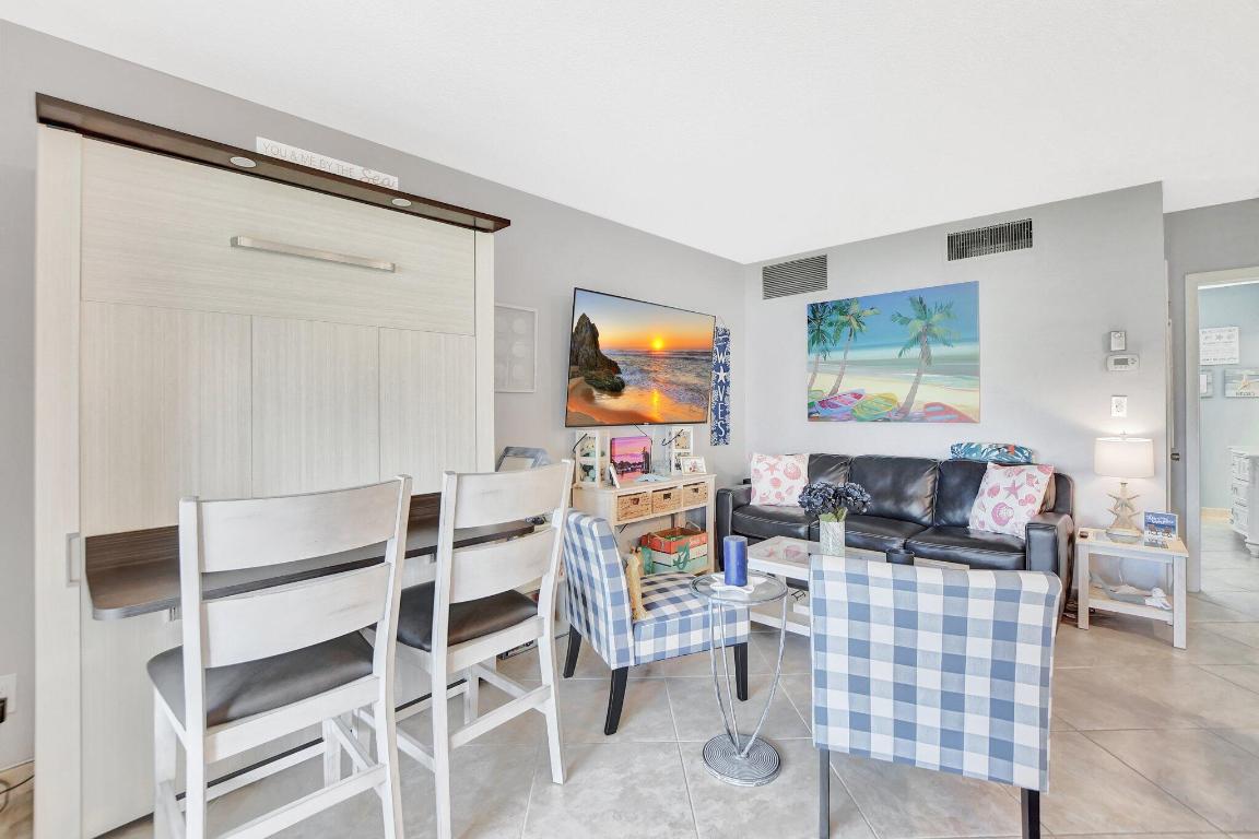 PENTHOUSE CONDO - Residential