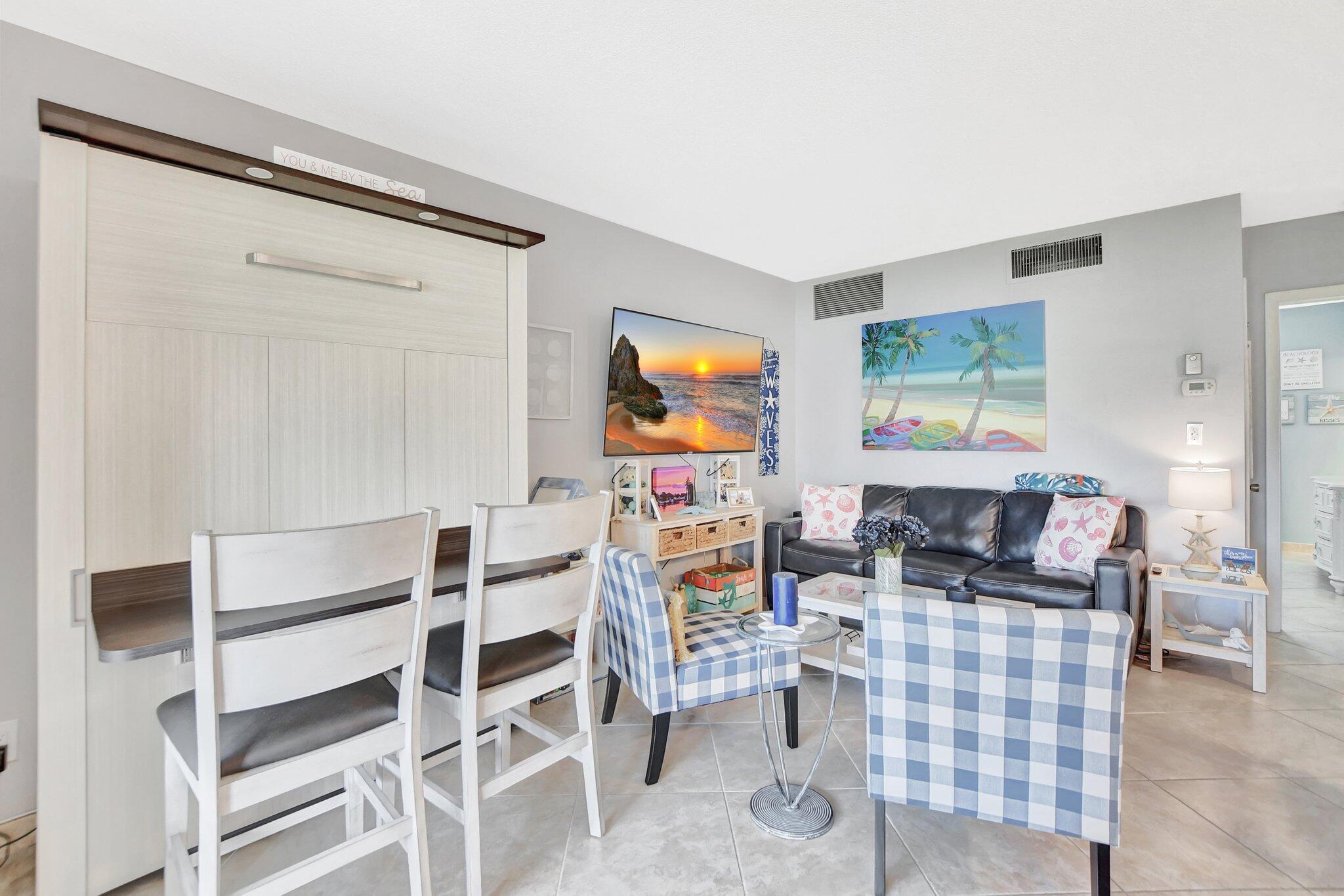 PENTHOUSE CONDO - Residential