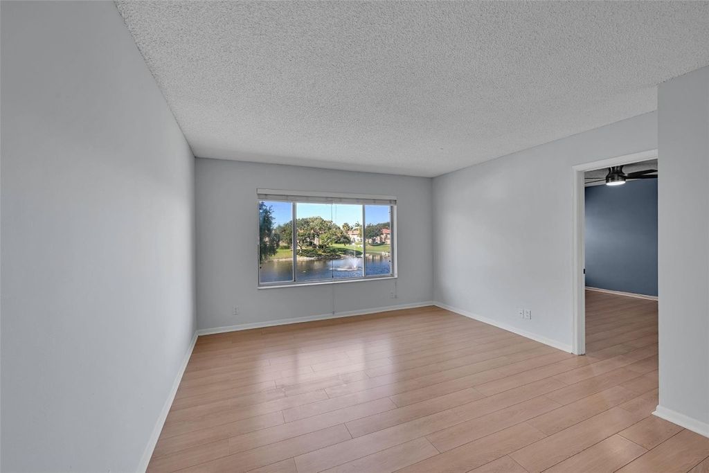 Photo of 906 Twin Lakes Drive #8-J, Coral Springs, FL 33071 (MLS # F10546624)