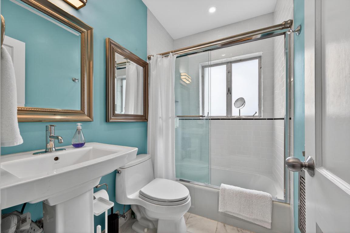 NASSAU SQUARE APTS INC - Residential