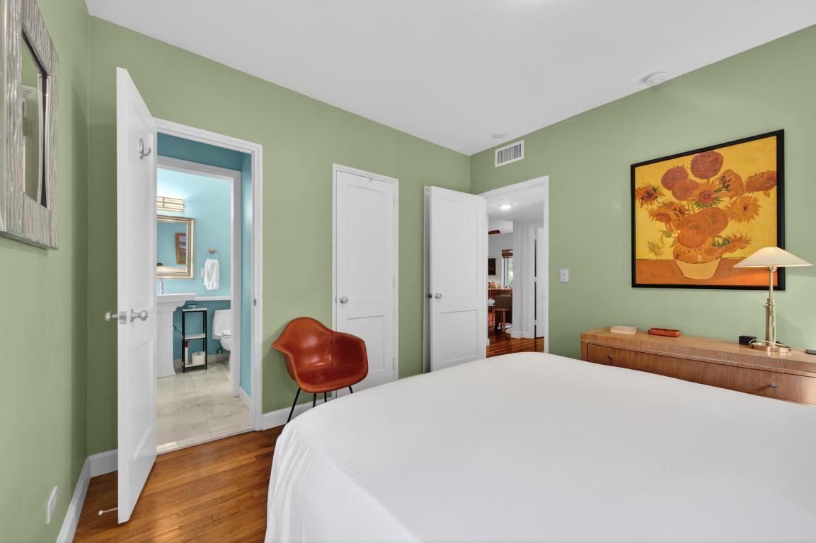 NASSAU SQUARE APTS INC - Residential