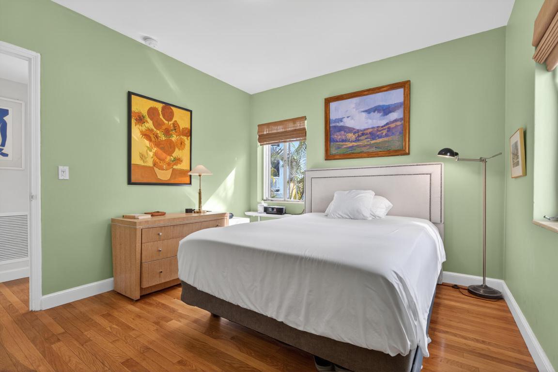 NASSAU SQUARE APTS INC - Residential