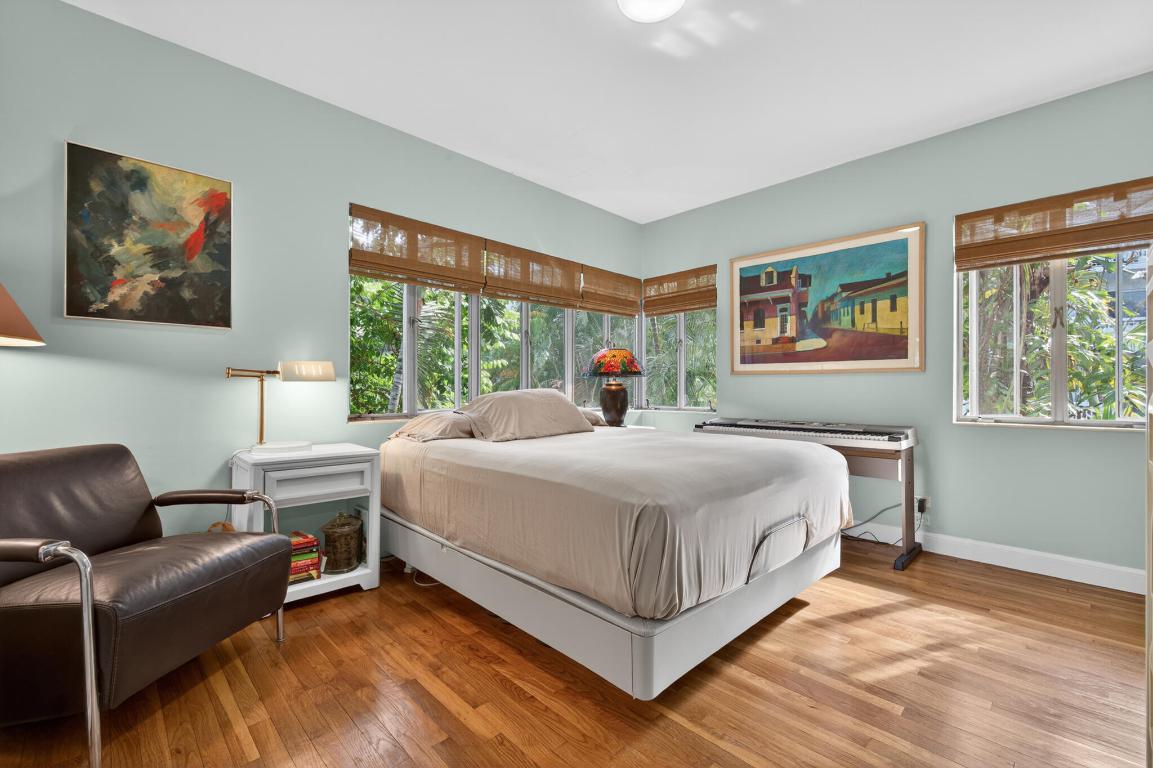 NASSAU SQUARE APTS INC - Residential