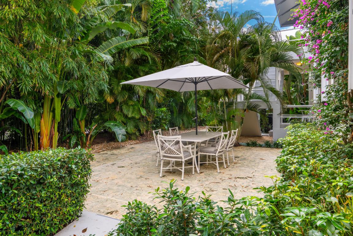 NASSAU SQUARE APTS INC - Residential