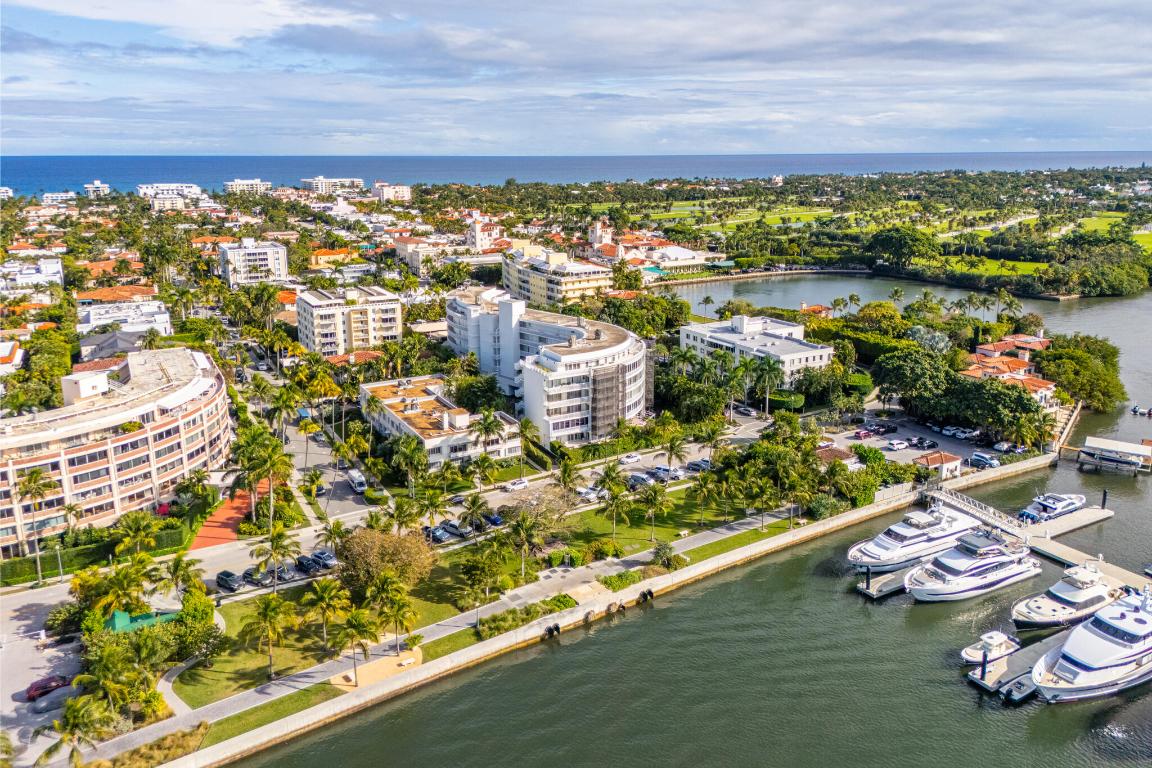 NASSAU SQUARE APTS INC - Residential