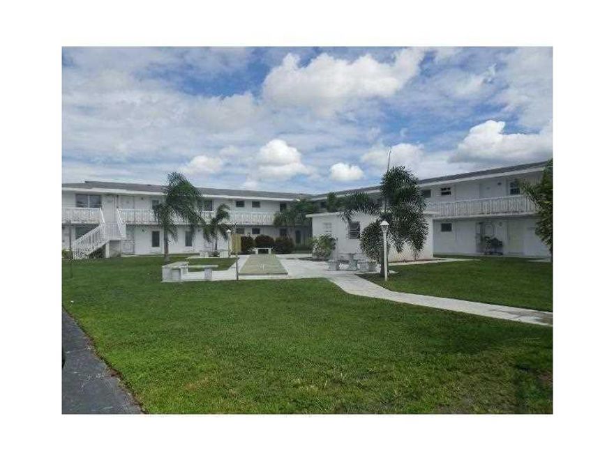 THIS IS A MUST SEE!!  THIS UNIT FEATURES A REMODELED KITCHEN AND BATH!! WON'T LAST LONG!! THIS IS NOT A SHORT SALE**CORPORATE OWNED** PLEASE SUBMIT COMPREHENSIVE ADDENDUM WITH ALL OFFERS**PLEASE SEE BROKER REMARKS FOR SHOWINGS.