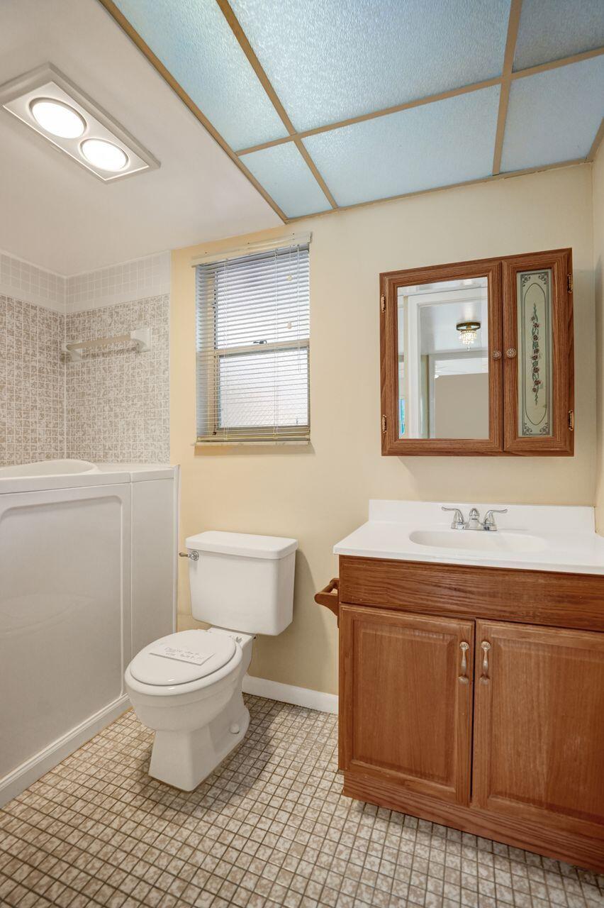 SUNRISE LAKES 132 CONDO - Residential