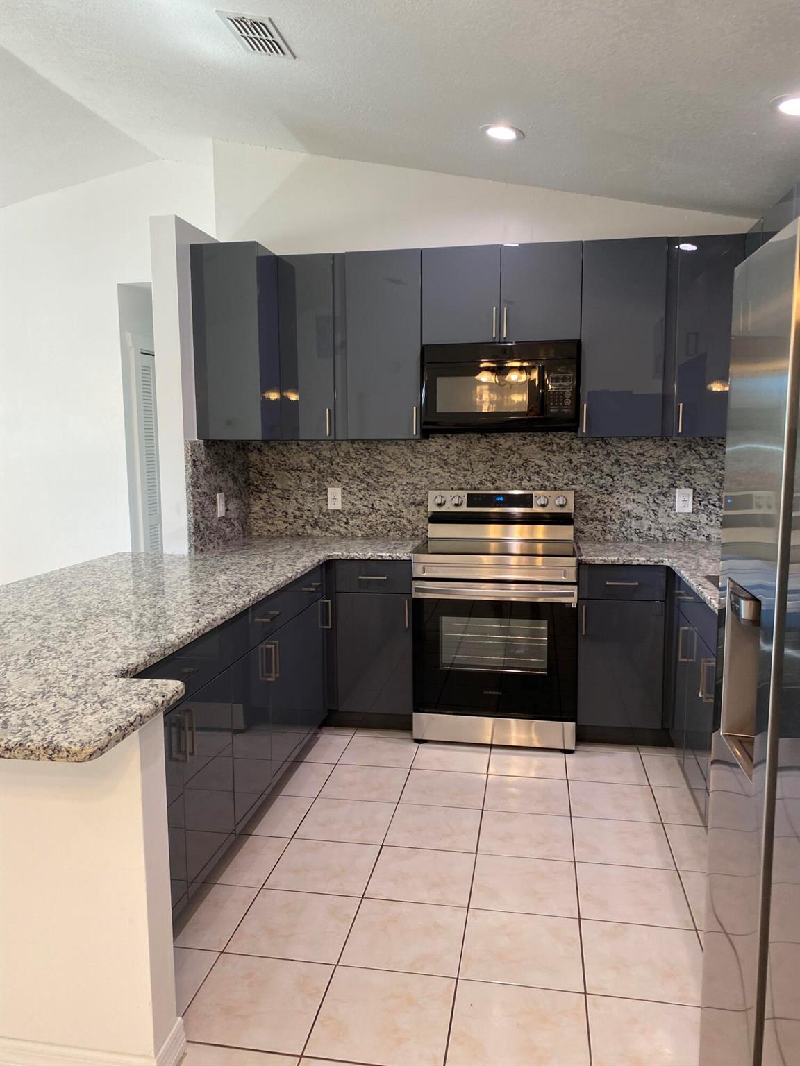 PORT ST LUCIE SECTION 25 - Residential Lease