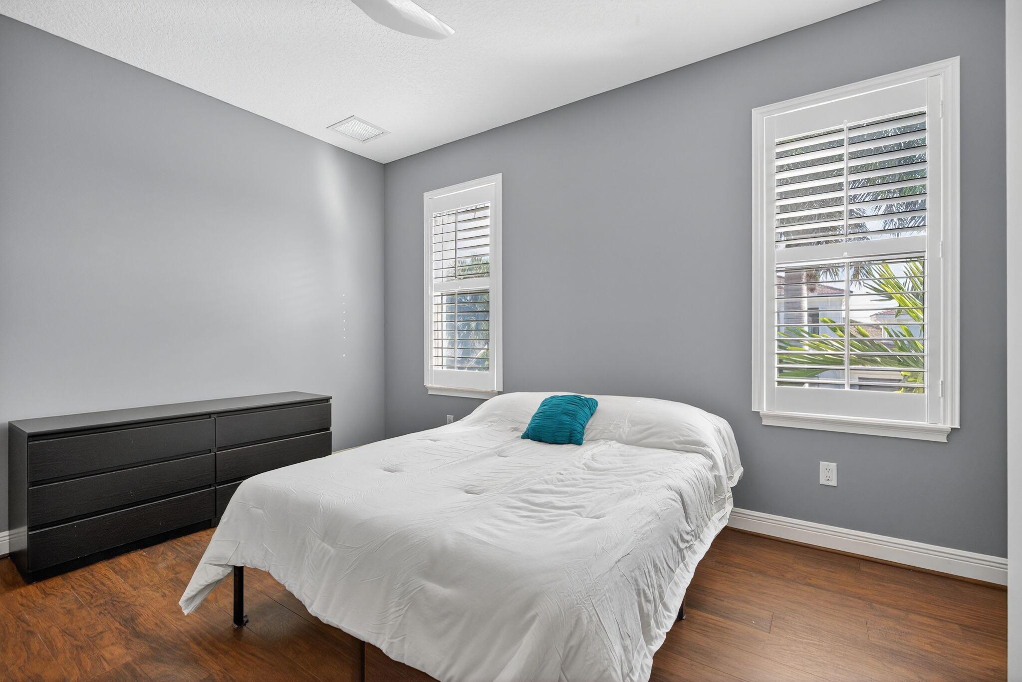 NORTH HOBE SOUND SHORES - Residential