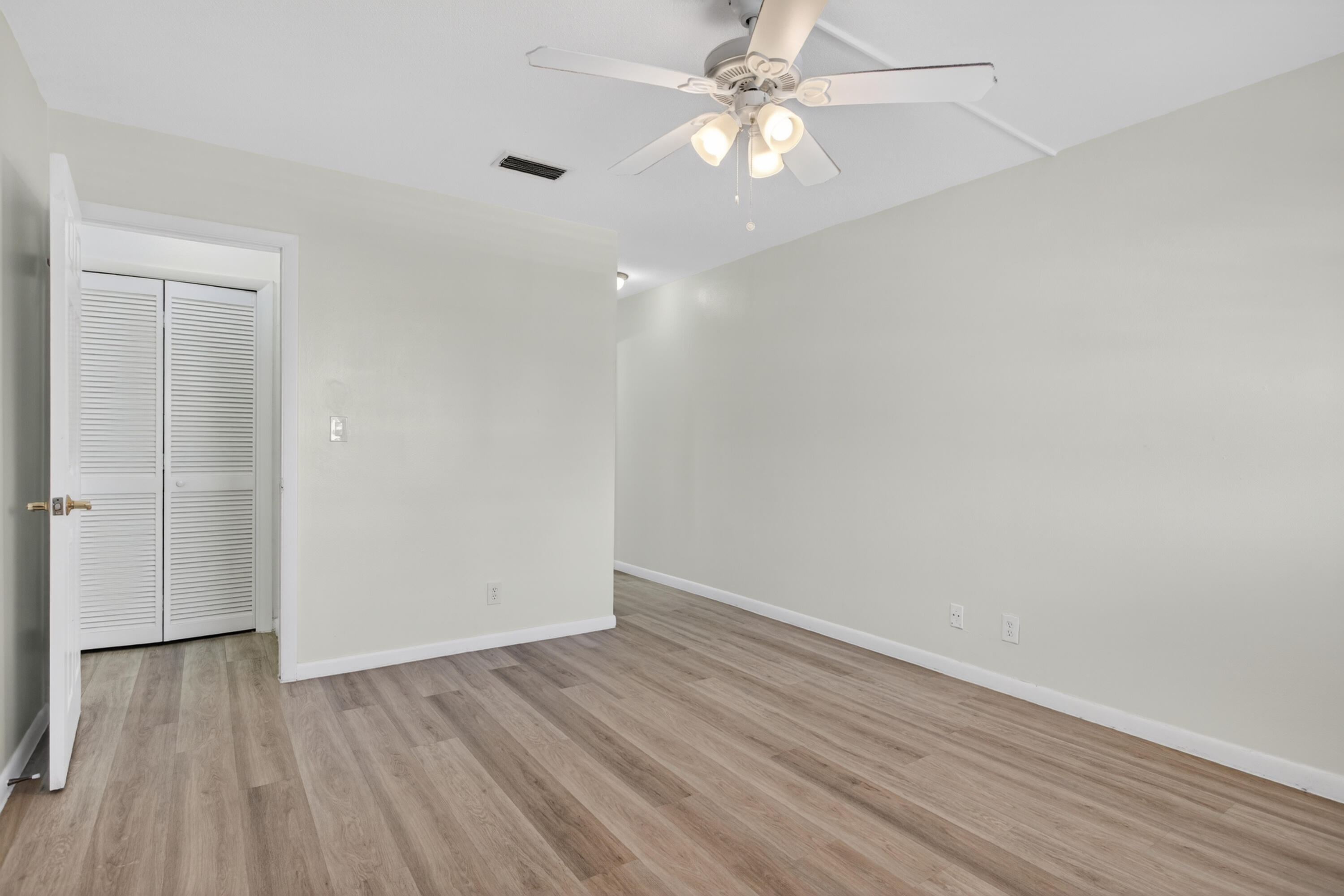 CRYSTAL LAKE 3930 CONDO - Residential
