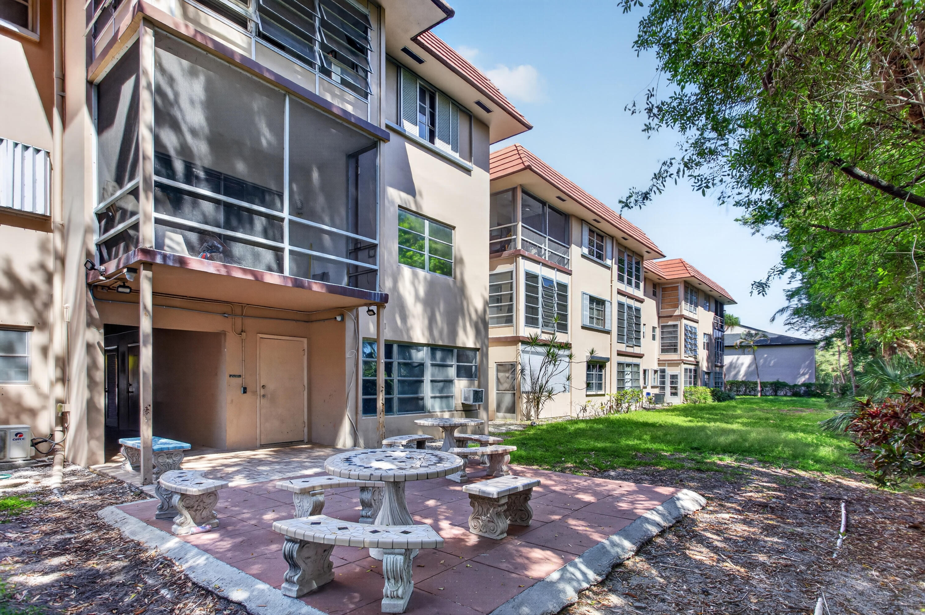 CRYSTAL LAKE 3930 CONDO - Residential