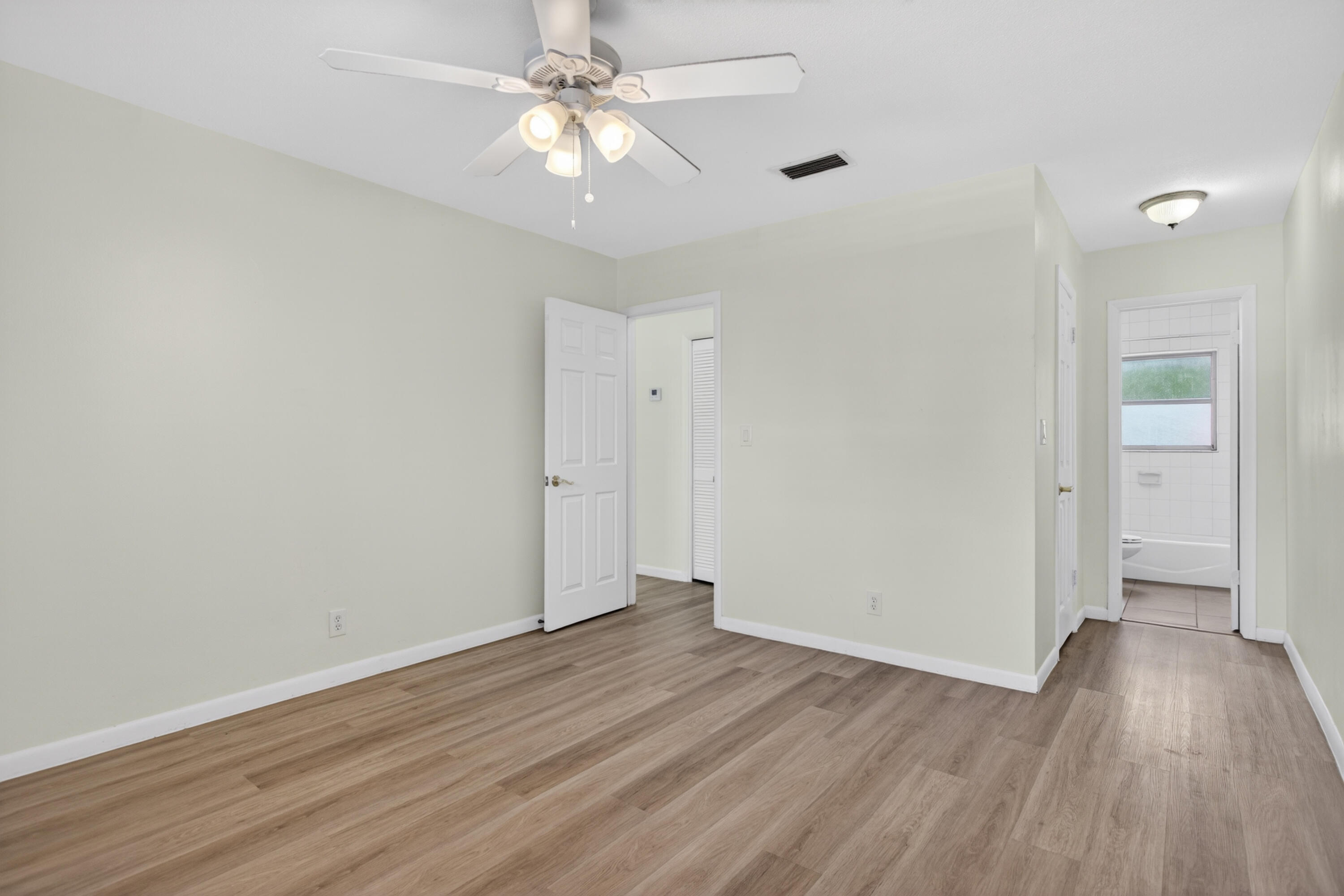 CRYSTAL LAKE 3930 CONDO - Residential