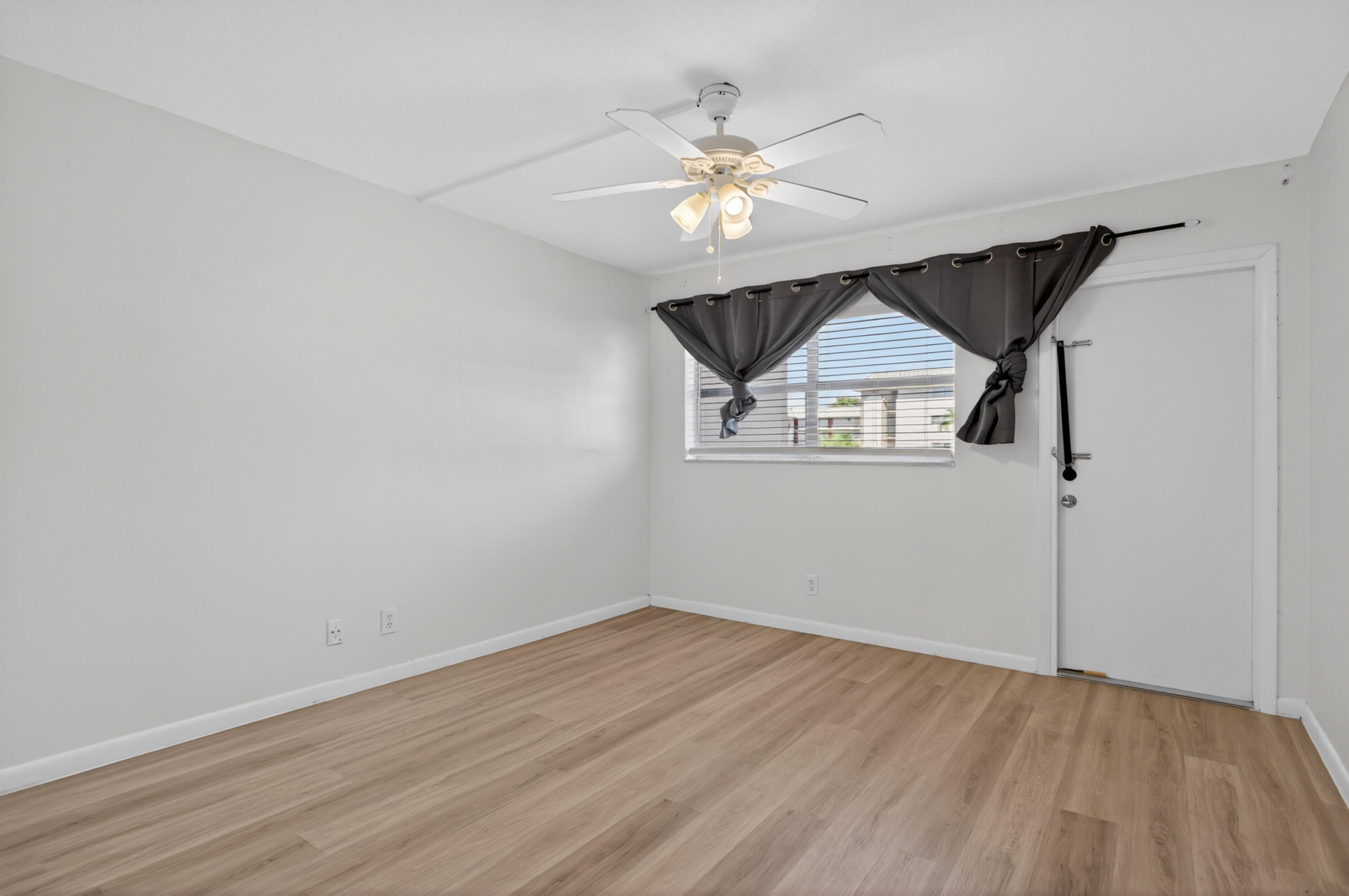 CRYSTAL LAKE 3930 CONDO - Residential
