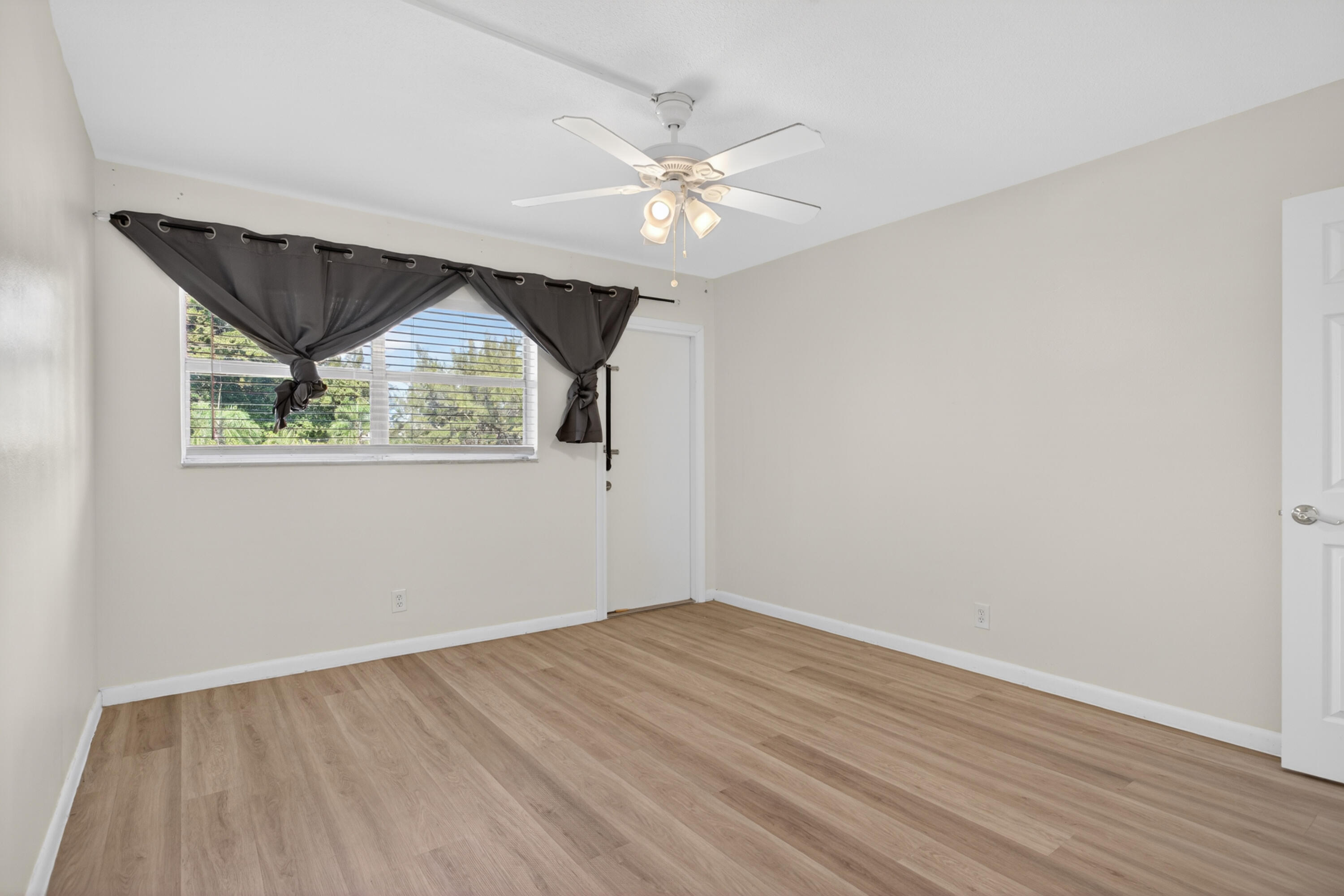CRYSTAL LAKE 3930 CONDO - Residential
