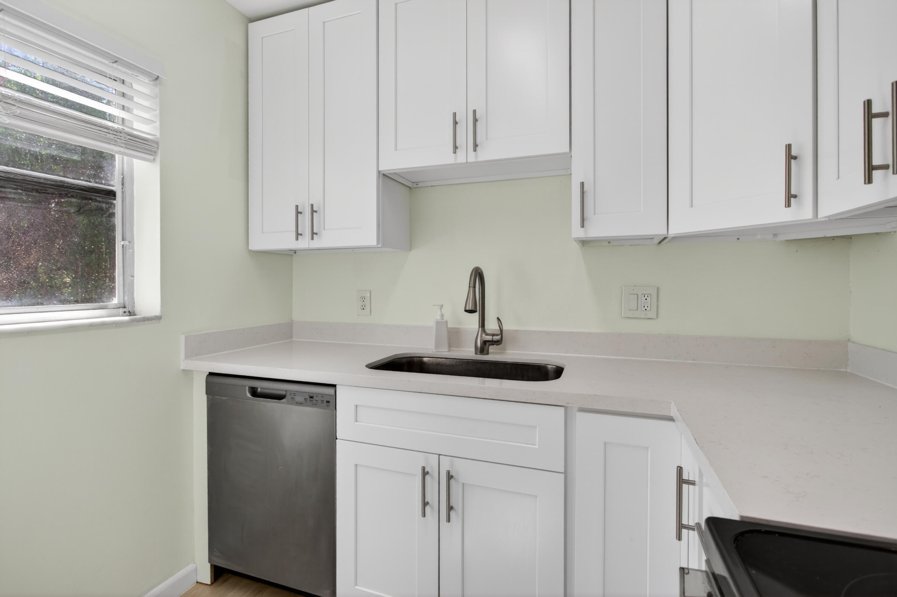 CRYSTAL LAKE 3930 CONDO - Residential