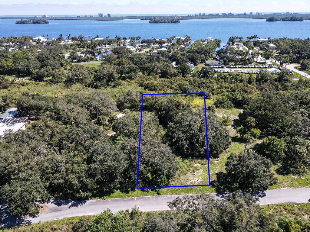 Photo of 4112 Mariner Oaks Way, Fort Pierce, FL 34946 (MLS # B26009427)