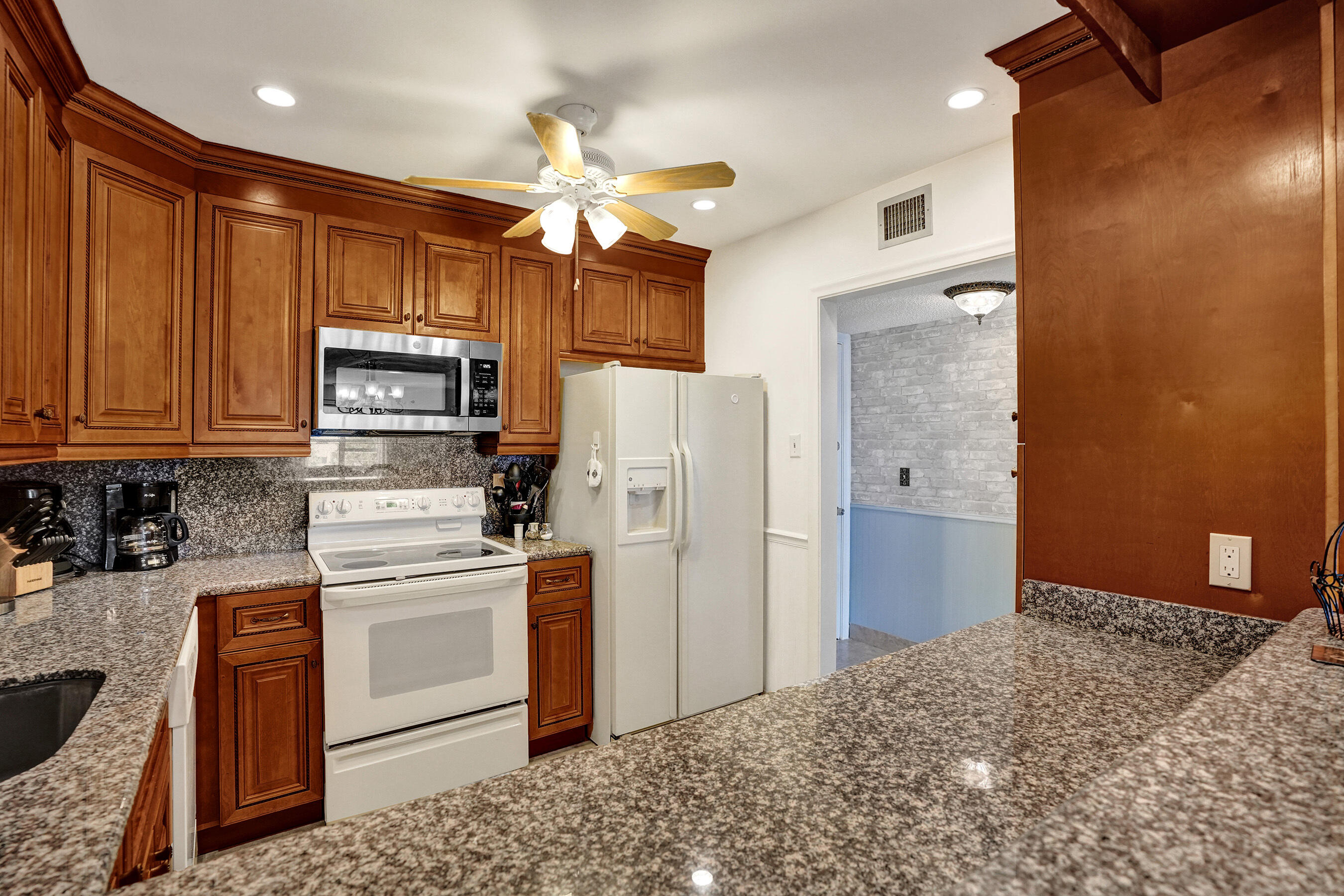 CASTLE APARTMENTS 15 CONDO - Residential