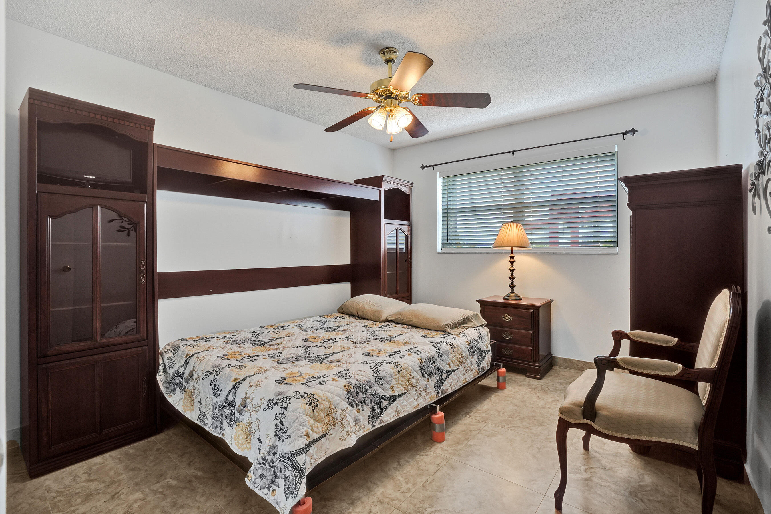 CASTLE APARTMENTS 15 CONDO - Residential