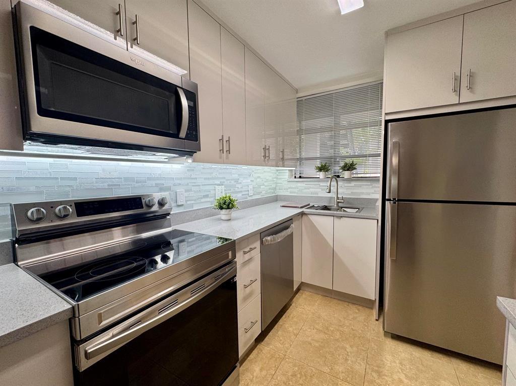 Villas At Meadow Lakes Co - Residential Lease