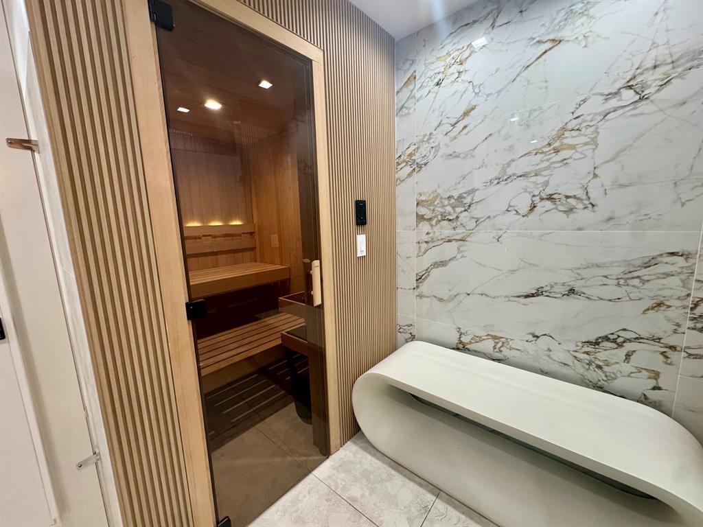 Villas At Meadow Lakes Co - Residential Lease