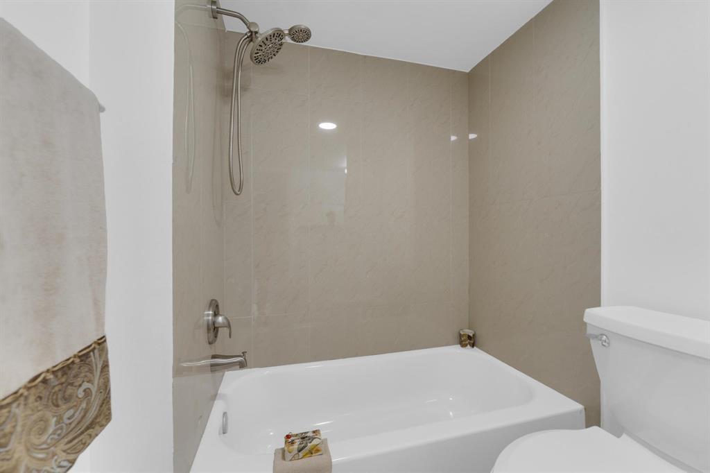 Villas At Meadow Lakes Co - Residential Lease