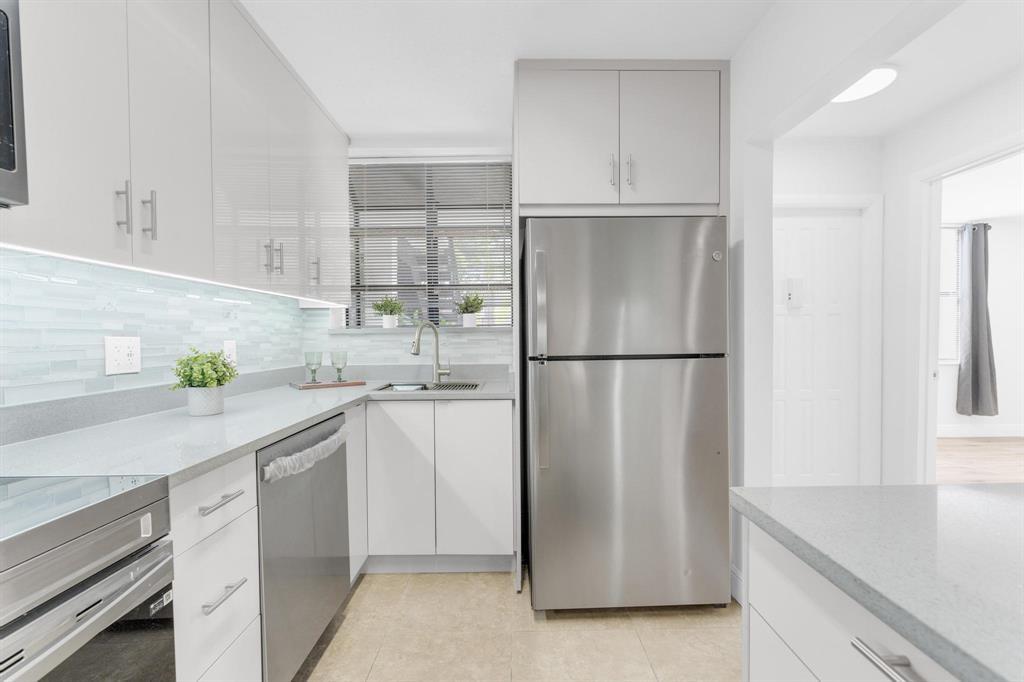 Villas At Meadow Lakes Co - Residential Lease
