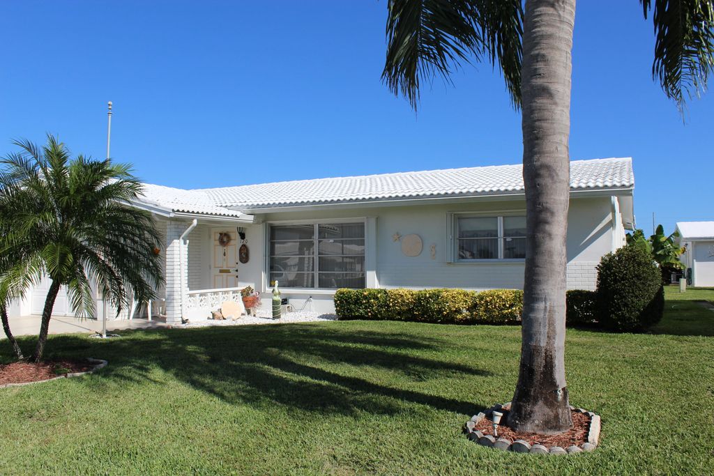 Photo of 120 SW 10th Street, Boynton Beach, FL 33426 (MLS # R10803886)