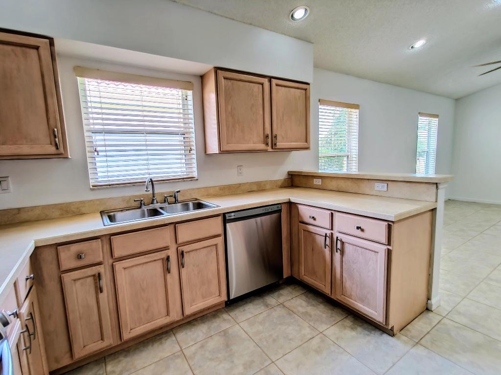 NEWPORT COVE, HAGEN RANCH HEIGHTS - Residential