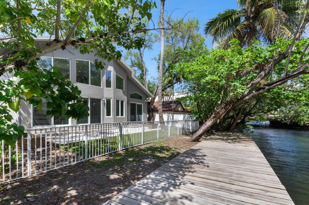 Photo of 216 SE 10th Street, Fort Lauderdale, FL 33316 (MLS # B26016114)